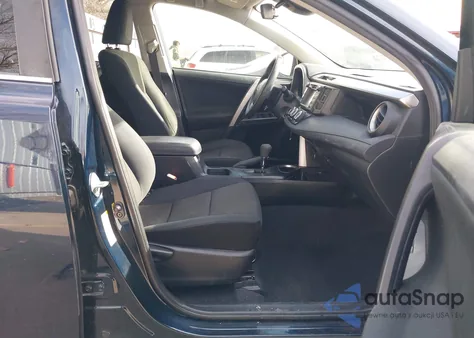 2017 Toyota Rav4 Le z USA, uszkodzony, nr VIN JTMBFREV0HJ708156